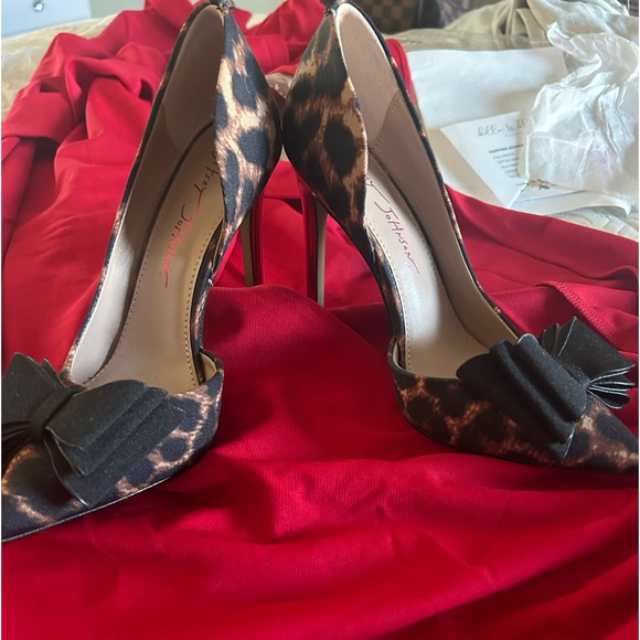 New betsy Johnson’s size 6 leopard - Picture 2 of 2